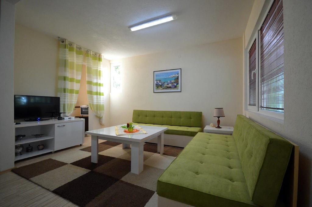 Karali Apartments ลากาดิน ภายนอก รูปภาพ