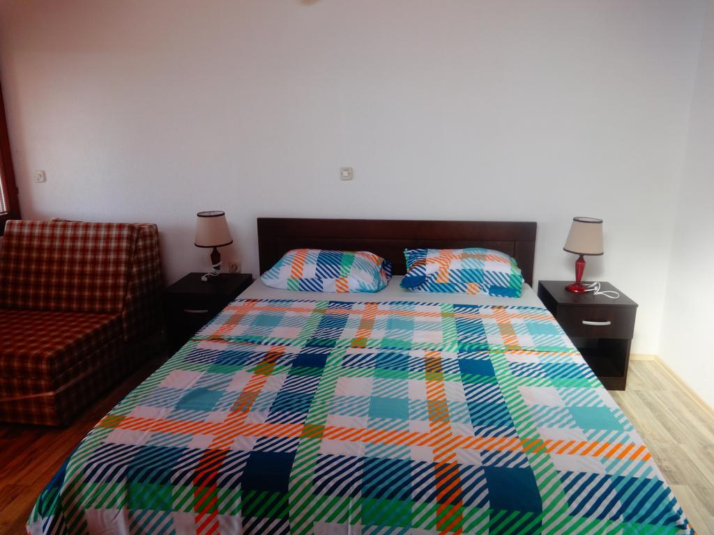 Karali Apartments ลากาดิน ภายนอก รูปภาพ