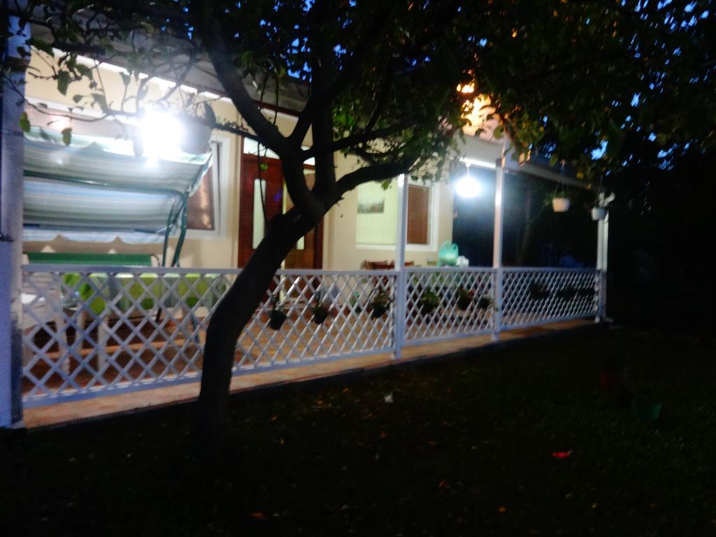Karali Apartments ลากาดิน ภายนอก รูปภาพ