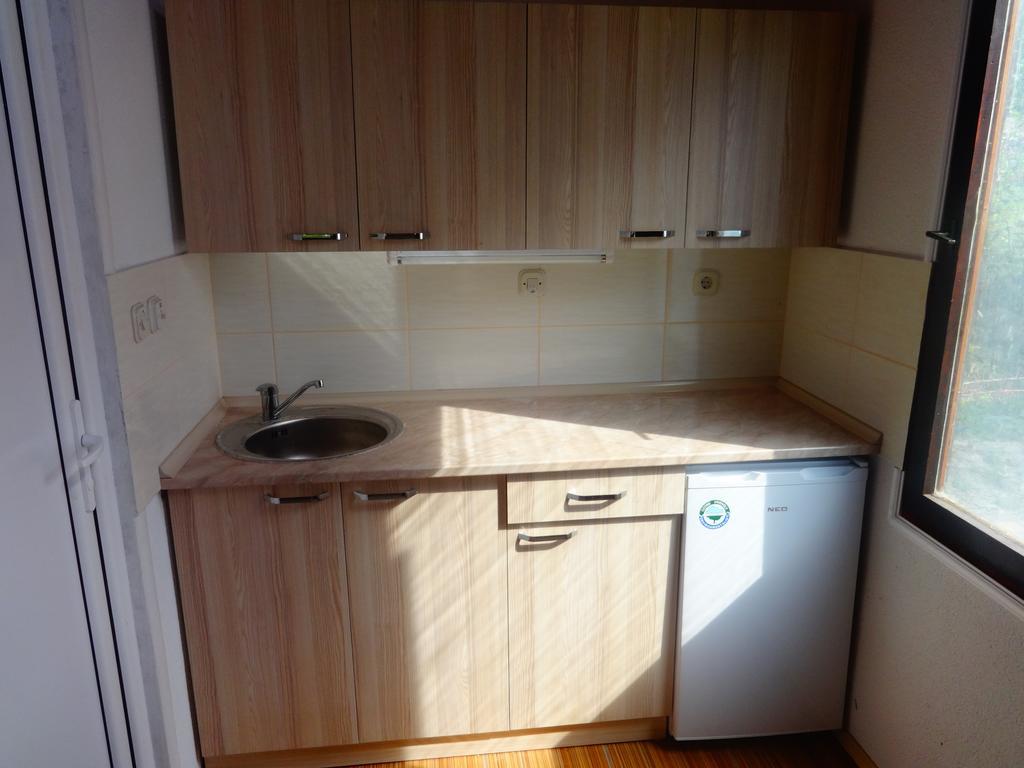Karali Apartments ลากาดิน ภายนอก รูปภาพ