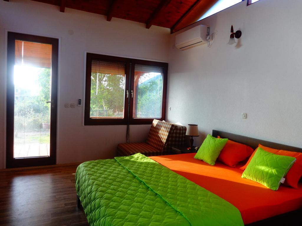 Karali Apartments ลากาดิน ภายนอก รูปภาพ