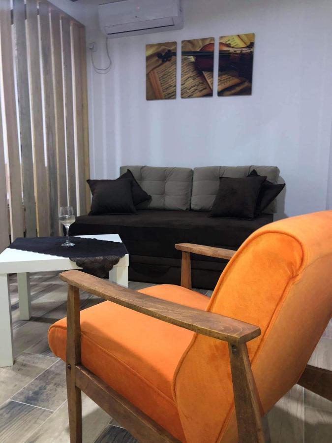 Karali Apartments ลากาดิน ภายนอก รูปภาพ