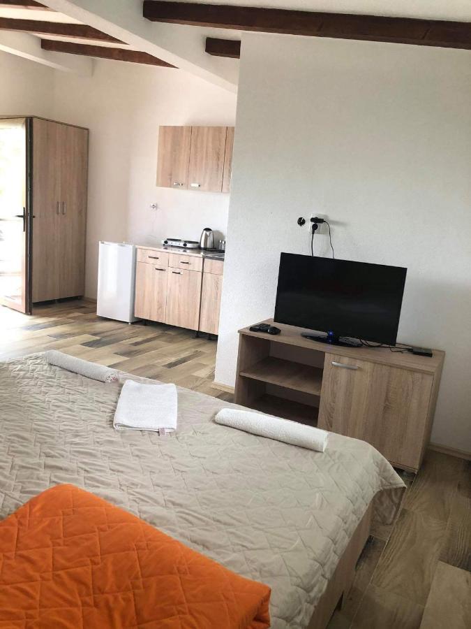 Karali Apartments ลากาดิน ภายนอก รูปภาพ