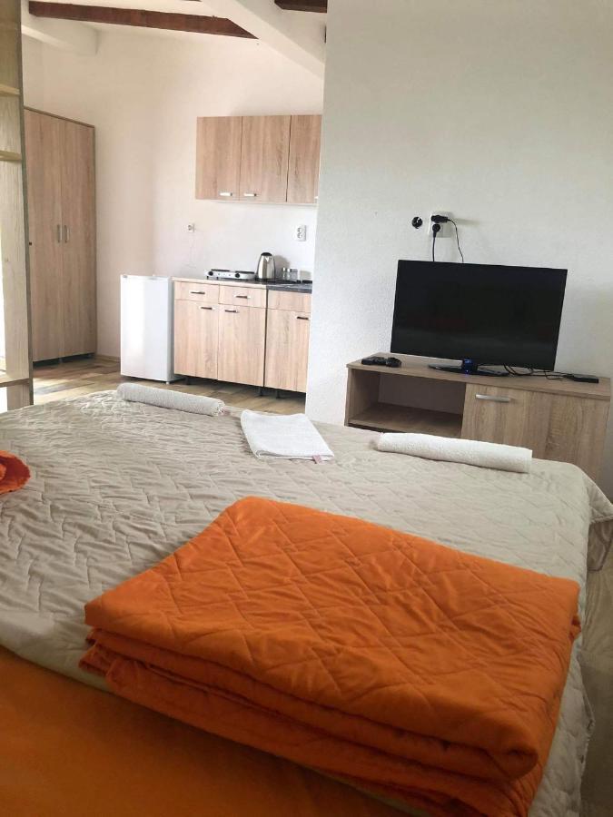 Karali Apartments ลากาดิน ภายนอก รูปภาพ